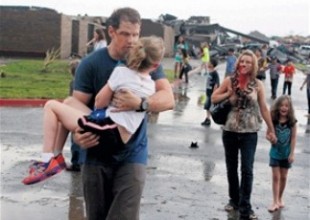 Tornado devasta Oklahoma y deja 51 muertos